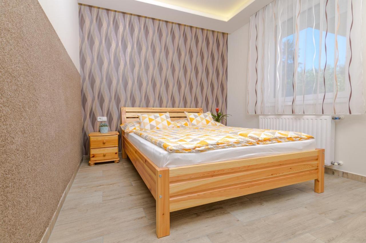 Bella Apartments No1 Хайдусобосло Экстерьер фото