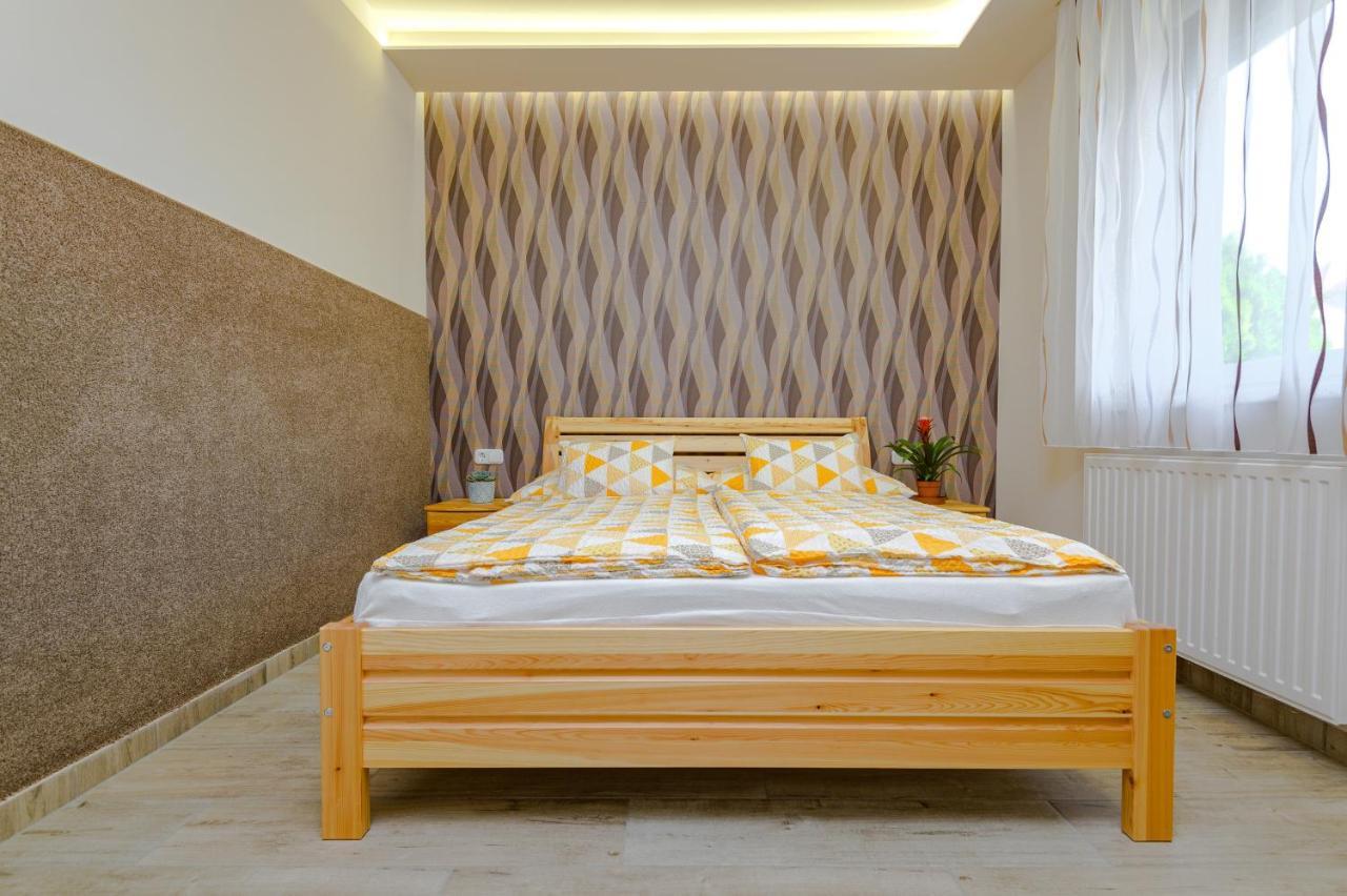 Bella Apartments No1 Хайдусобосло Экстерьер фото